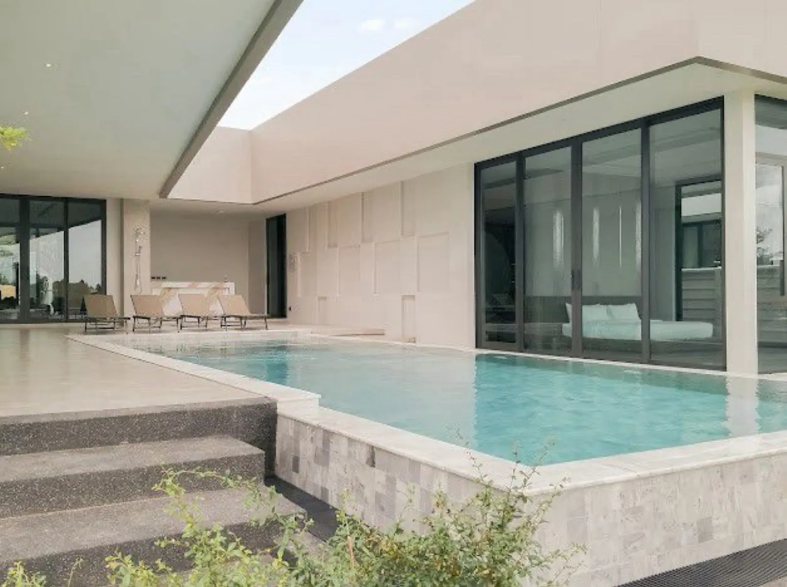 6 Bed Spacious Private Villa near Huai Chak Nok for Rent - Pet Friendly