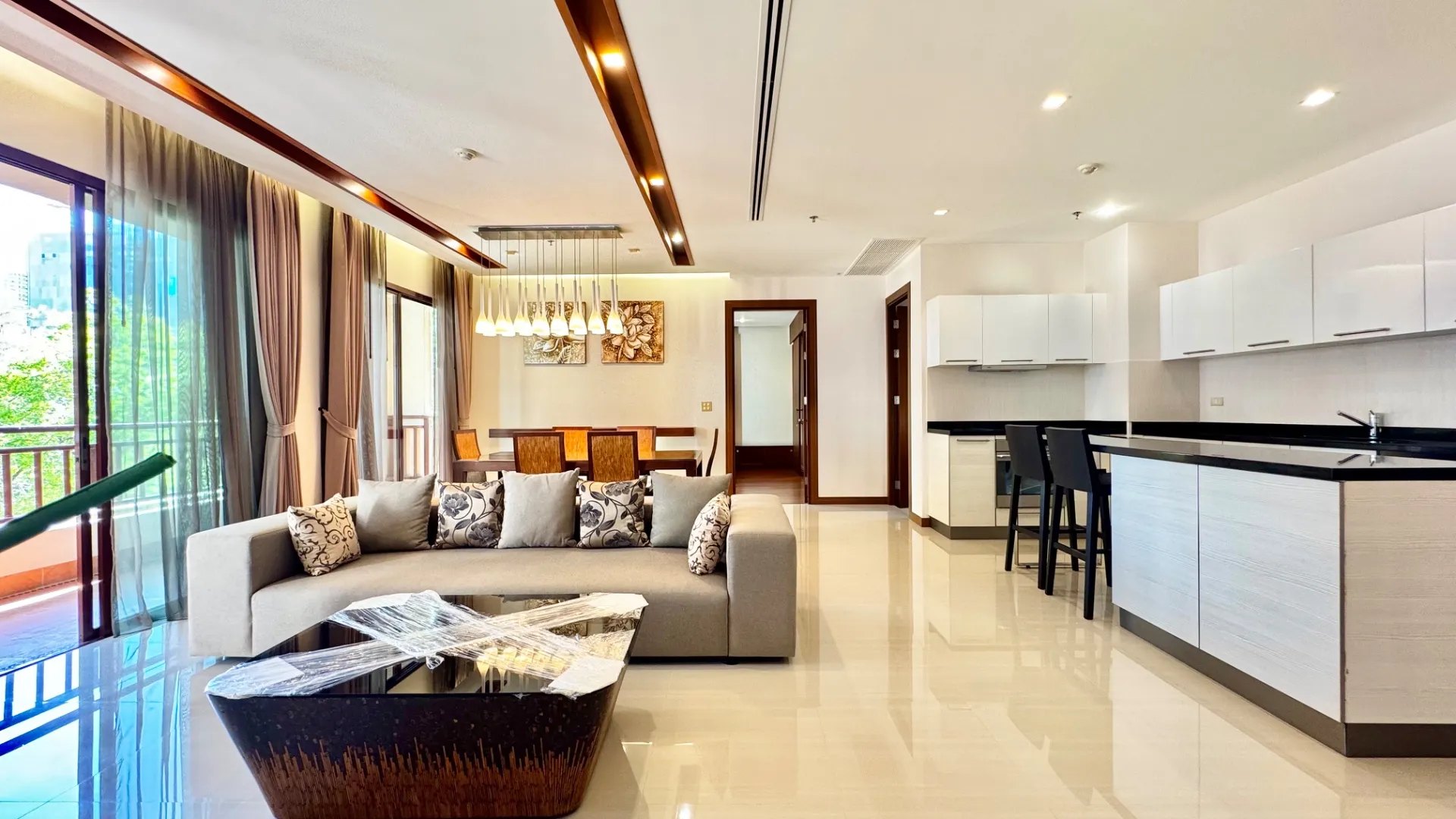 Large 130Sqm 2 Bed for Rent Only 40k in Pattaya City with Pool View