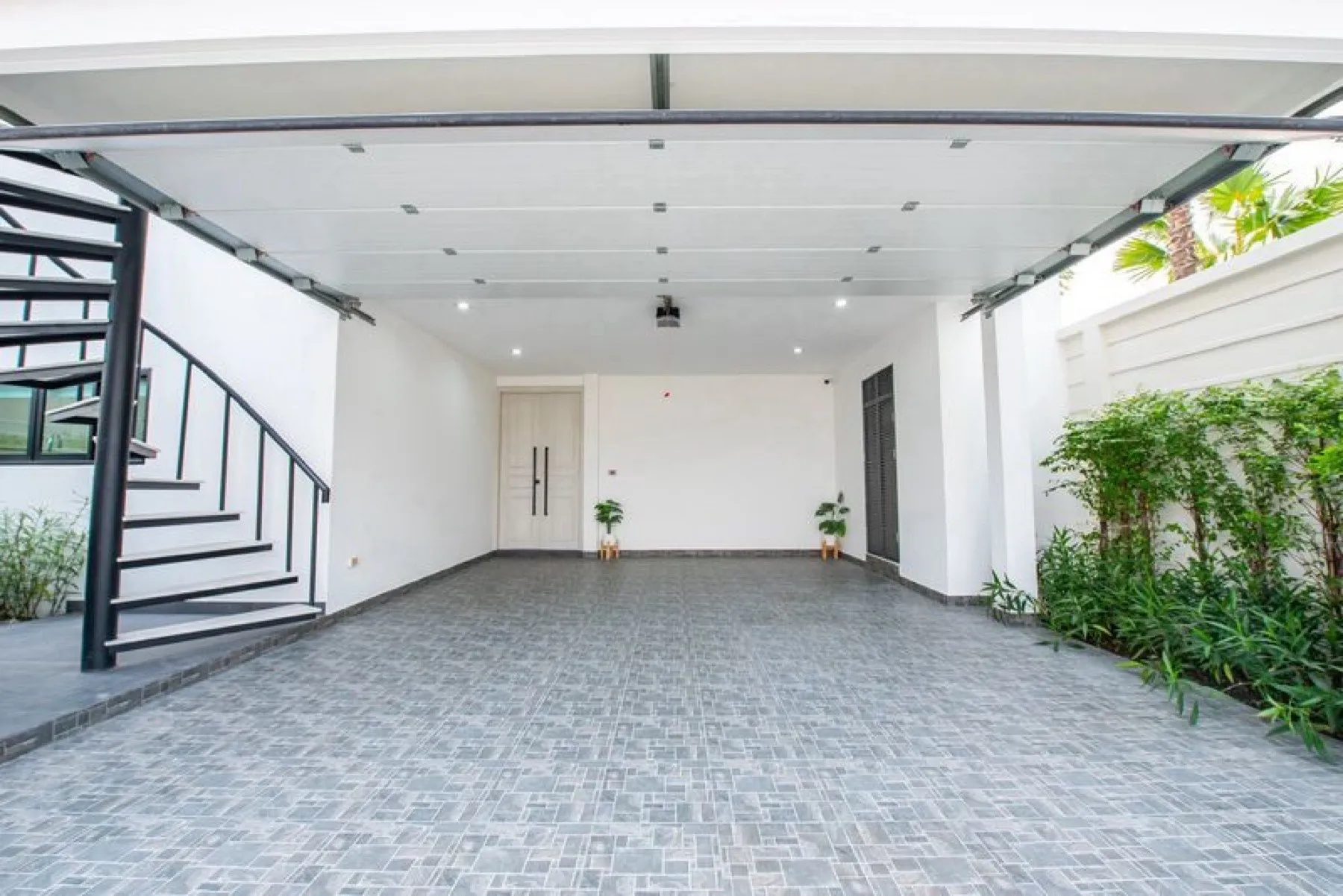 Luxury 3 Bed Villa in Huai Yai for Rent - Pet Friendly — photo 4