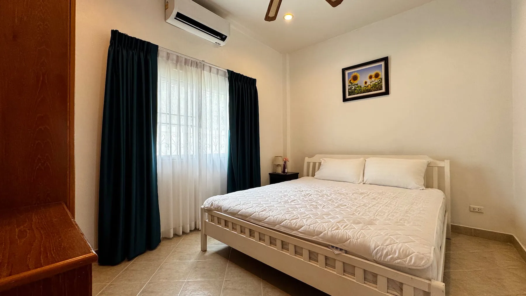 Pet Friendly 4+1 Bedroom Pool Villa on Spacious Land for Sale & Rent near Maprachan Lake Pattaya — photo 11