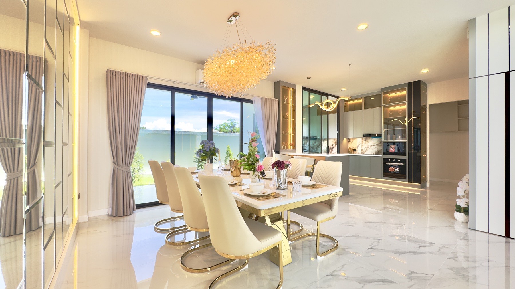 5 Bedroom Luxury Pool Villa Near Maprachan Lake for Rent and Sale — photo 4