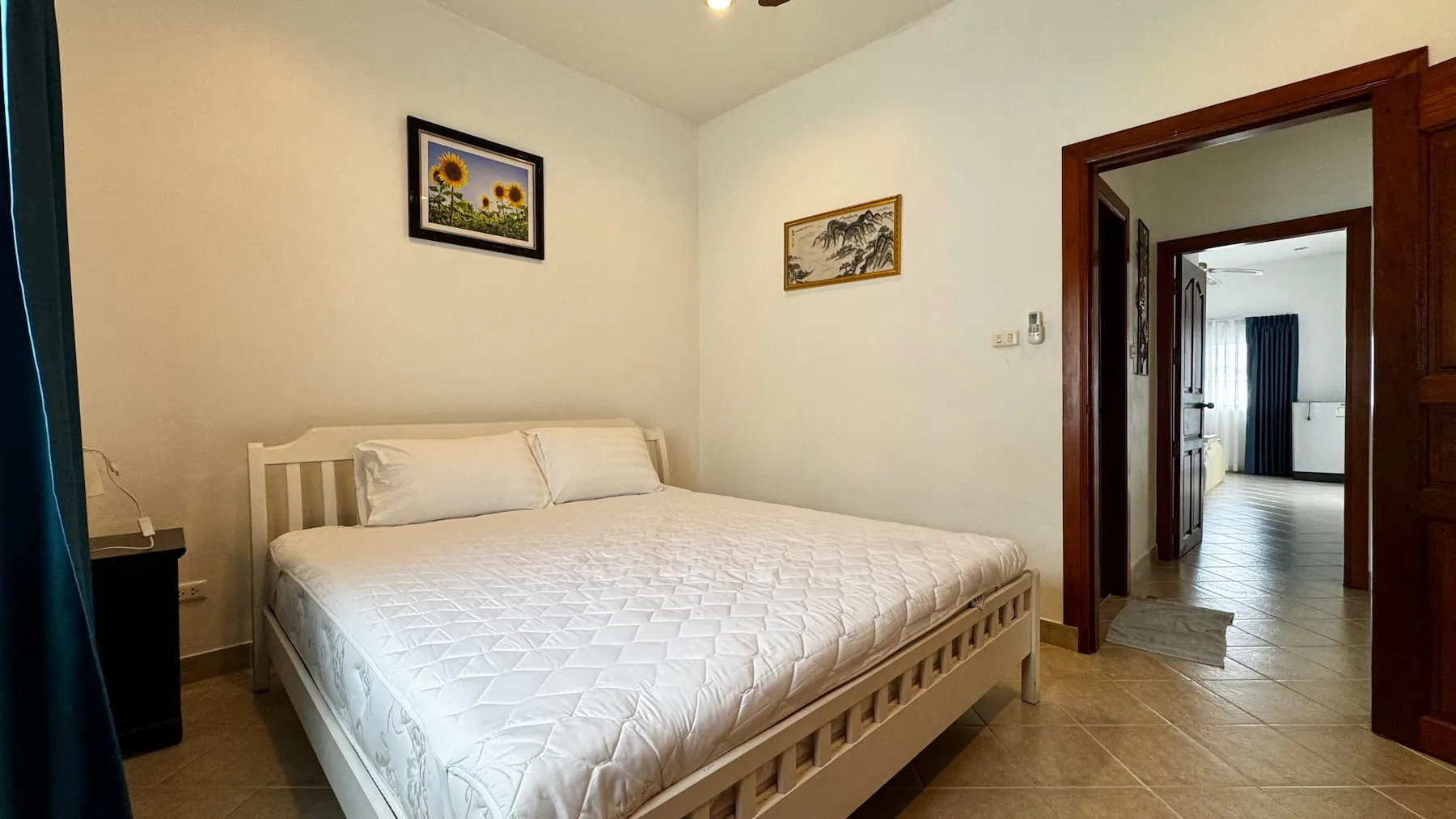 Pet Friendly 4+1 Bedroom Pool Villa on Spacious Land for Sale & Rent near Maprachan Lake Pattaya — photo 12