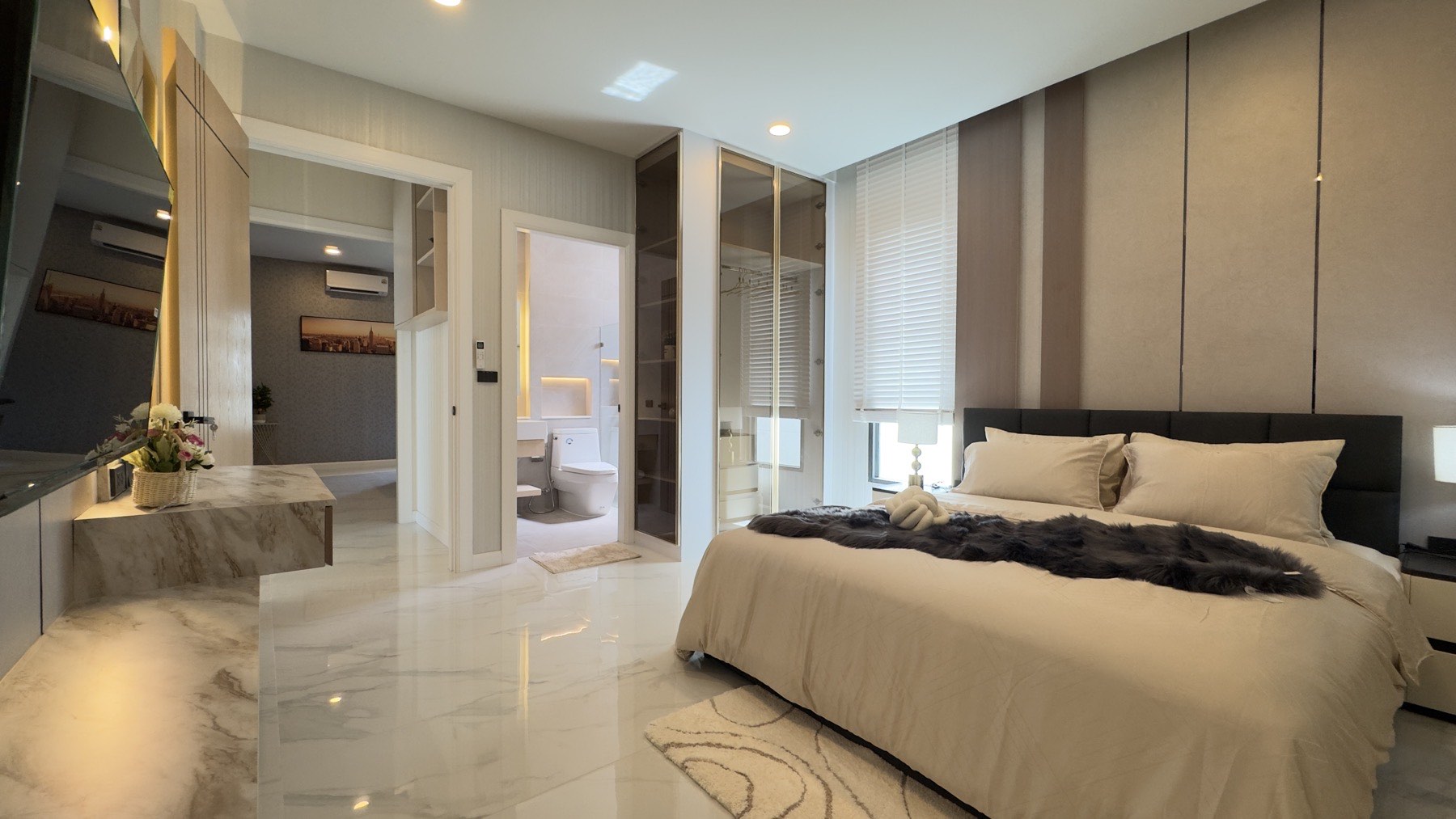 5 Bedroom Luxury Pool Villa Near Maprachan Lake for Rent and Sale — photo 7
