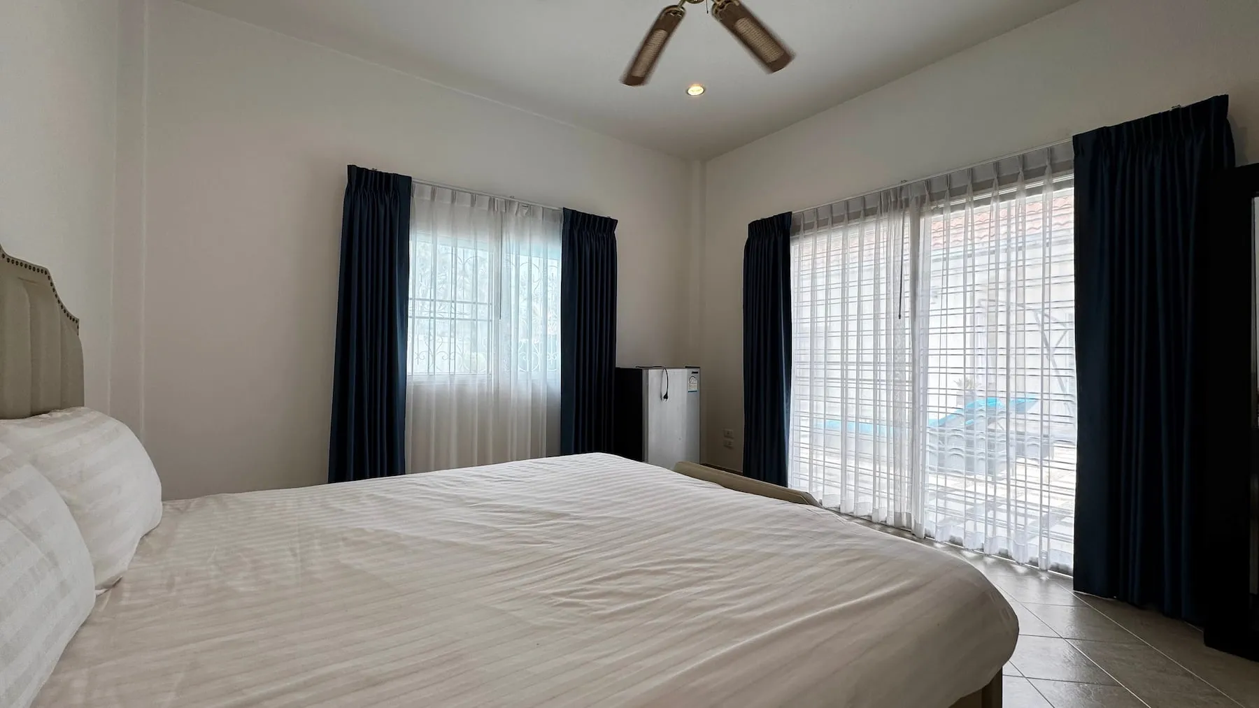 Pet Friendly 4+1 Bedroom Pool Villa on Spacious Land for Sale & Rent near Maprachan Lake Pattaya — photo 8
