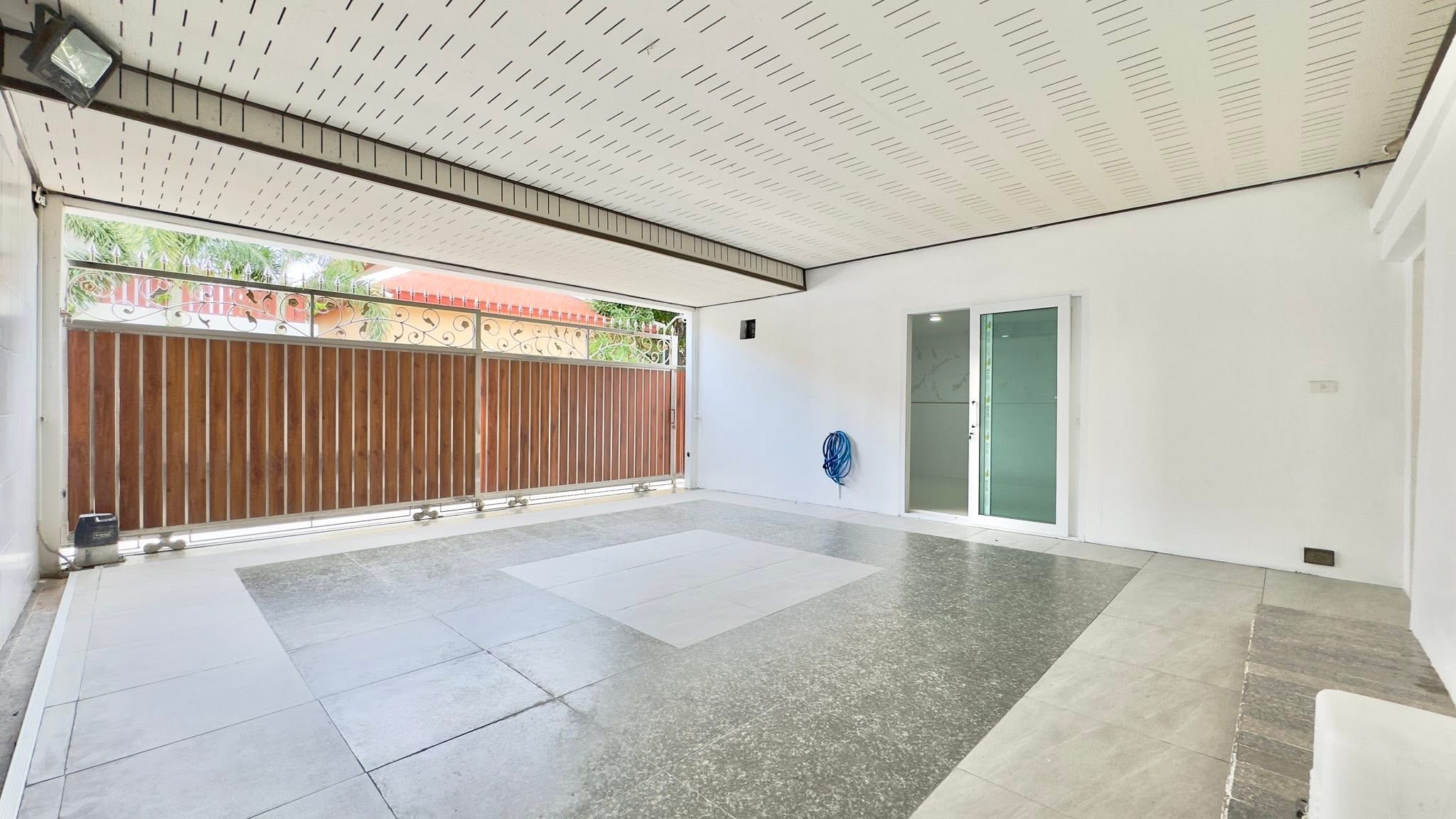 For Sale & Rent • Luxury Villa in Thabali Village | 5+1 Bed | 32.9 MB | 135k | 120 Sqw — photo 3