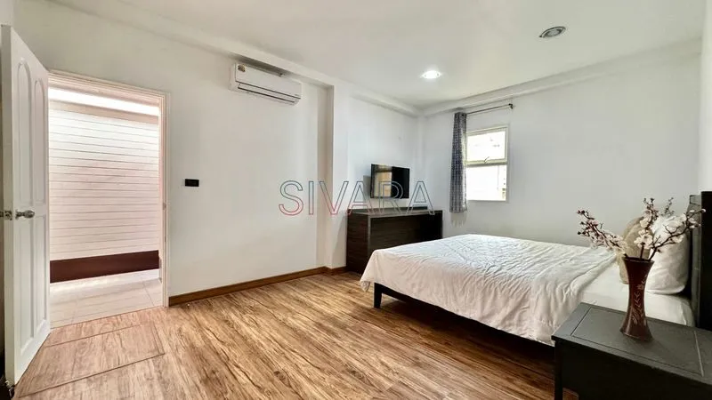 6 Bed Pet Friendly Villa in South Pattaya for Rent — photo 16