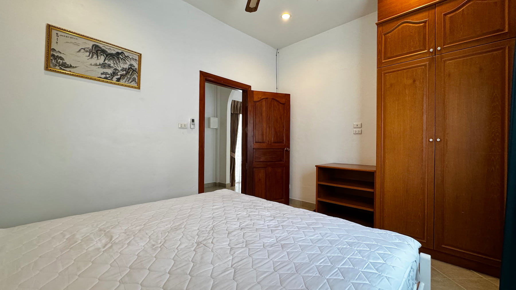 Pet Friendly 4+1 Bedroom Pool Villa on Spacious Land for Sale & Rent near Maprachan Lake Pattaya — photo 13