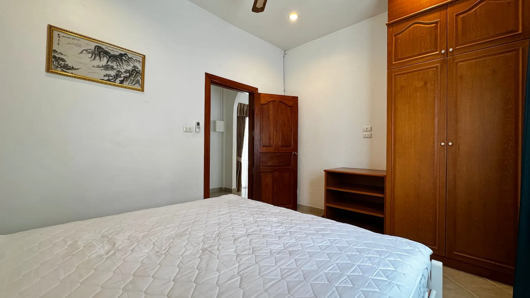 Pet Friendly 4+1 Bedroom Pool Villa on Spacious Land for Sale & Rent near Maprachan Lake Pattaya — photo 13