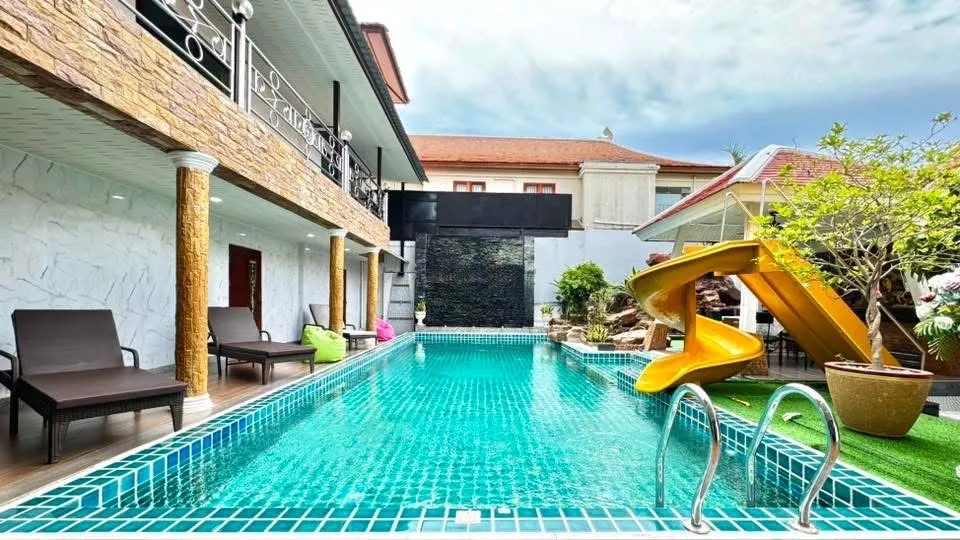 5 BR Luxury Villa in Thabali Village | Sale 32.9 MB | Rent 135k | 120 Sqw