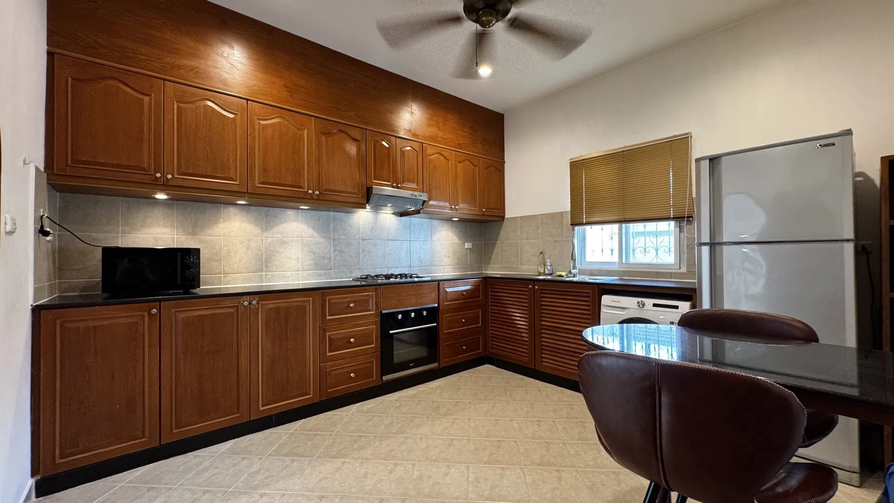 Pet Friendly 4+1 Bedroom Pool Villa on Spacious Land for Sale & Rent near Maprachan Lake Pattaya — photo 15