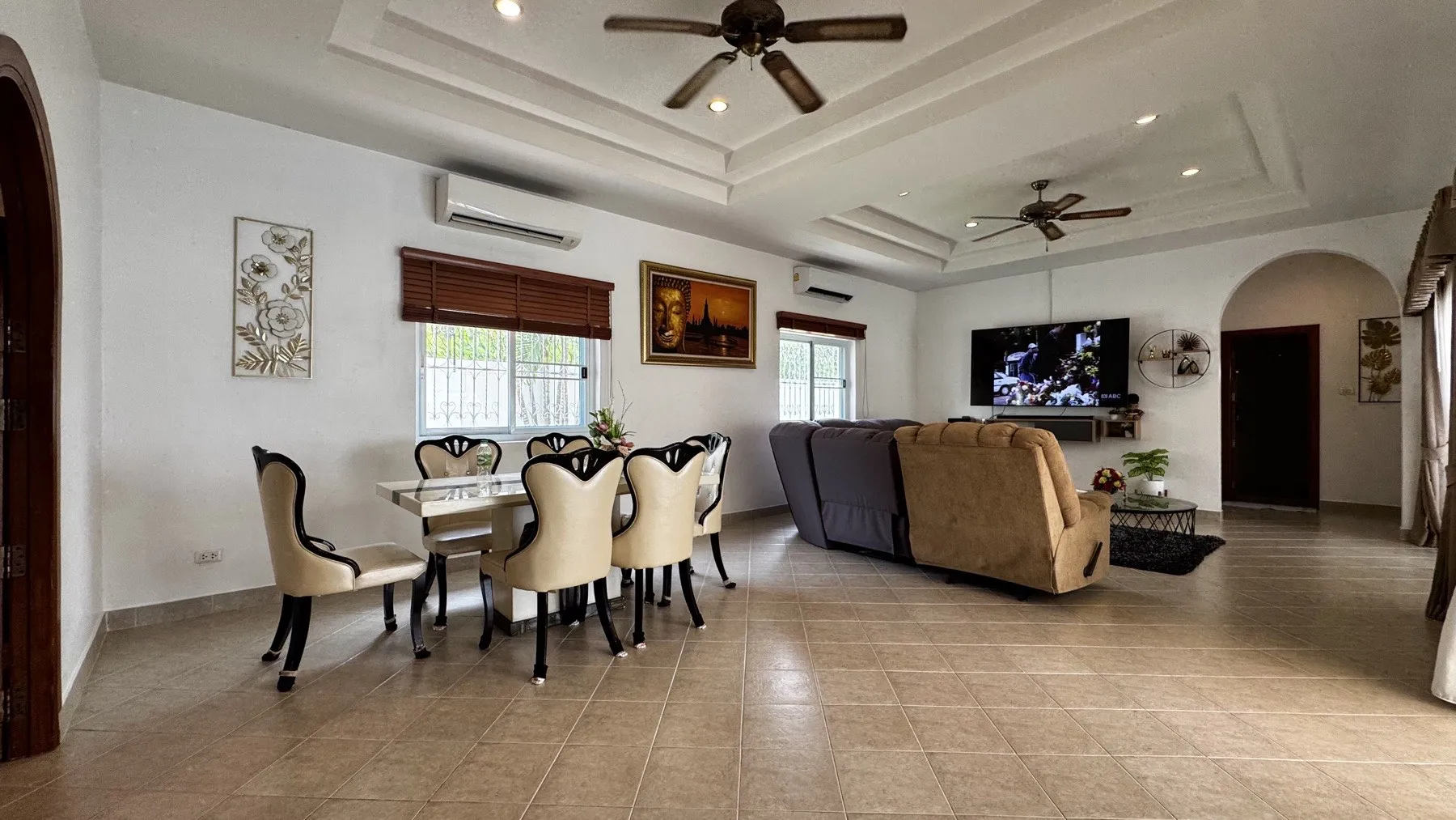 Pet Friendly 4+1 Bedroom Pool Villa on Spacious Land for Sale & Rent near Maprachan Lake Pattaya — photo 6