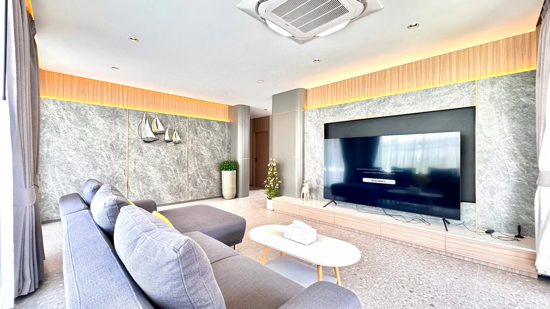 New Luxury 3+1 Bed Villa 130 Sqw for Rent Only 120k 500m from Jomtien Beach, Pattaya